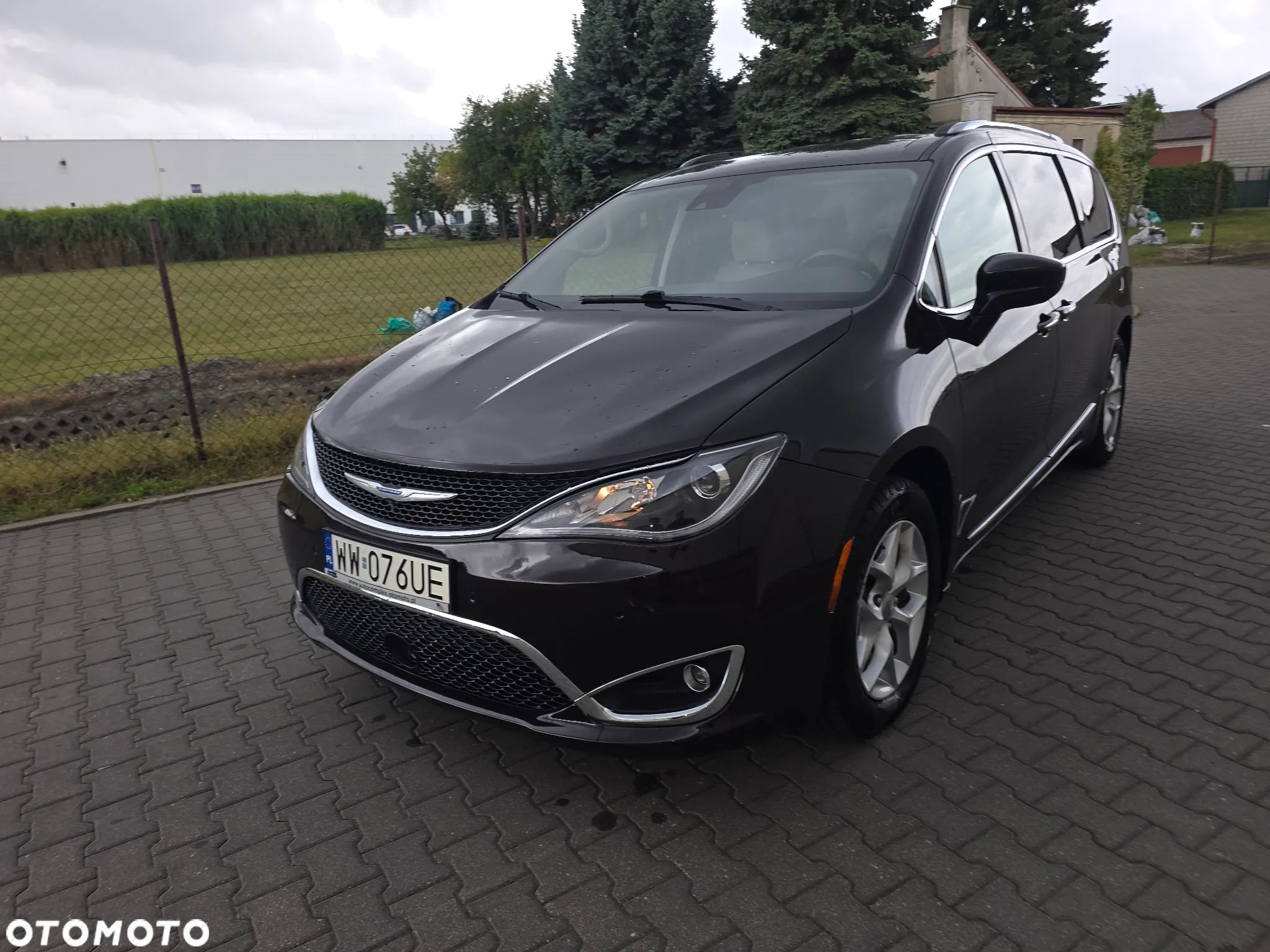 Chrysler Pacifica - 1