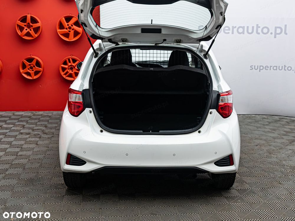 Toyota Yaris Active 1.5 111KM - 10