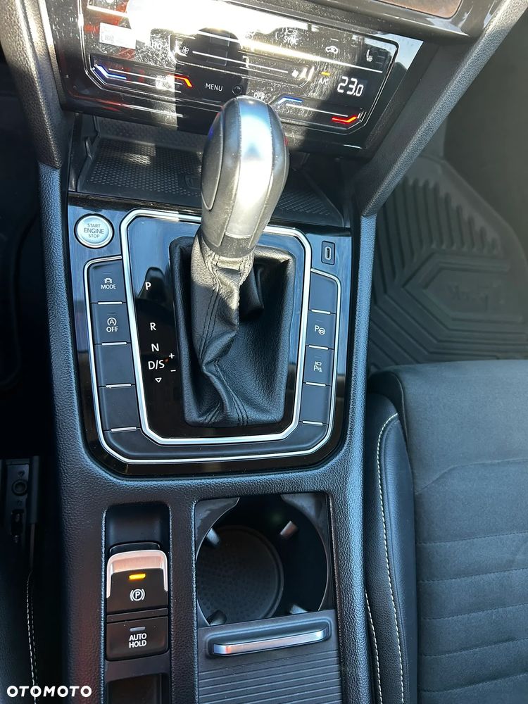 Volkswagen Passat 2.0 TSI Elegance DSG - 17