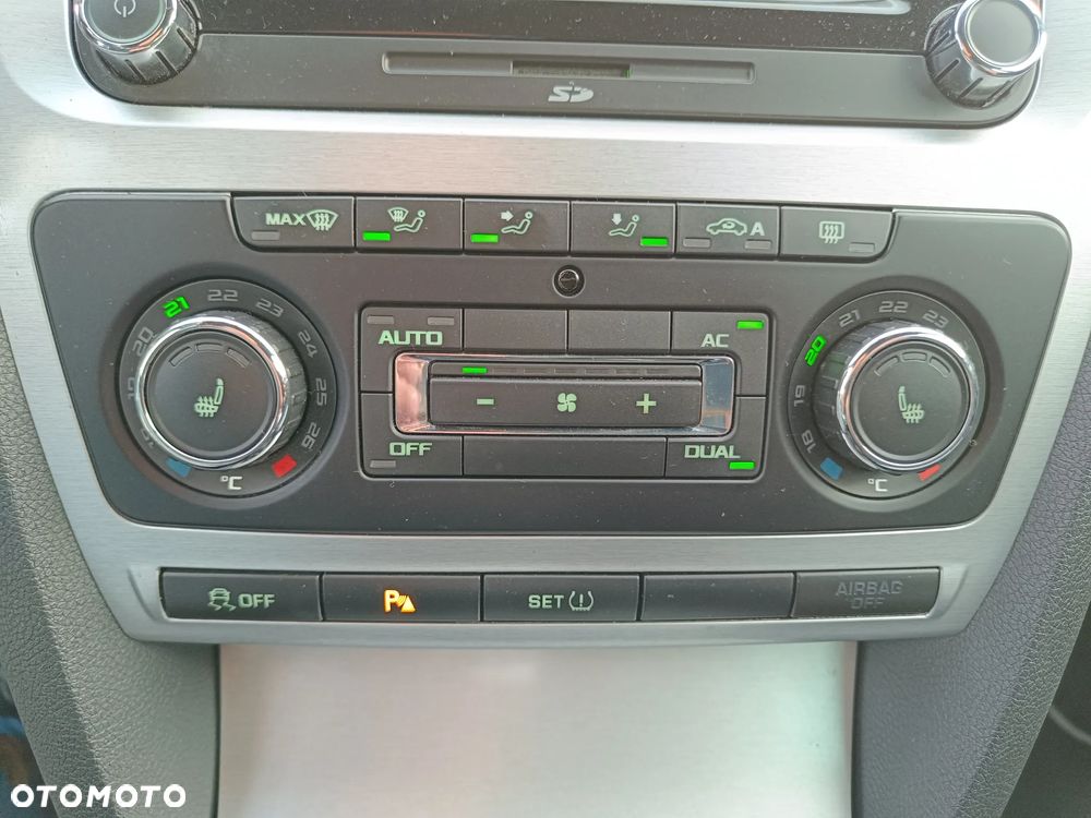 Skoda Octavia Combi 2.0 TDI DPF DSG RS - 20