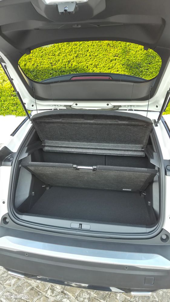 Peugeot 2008 1.2 PureTech GT EAT8 - 19