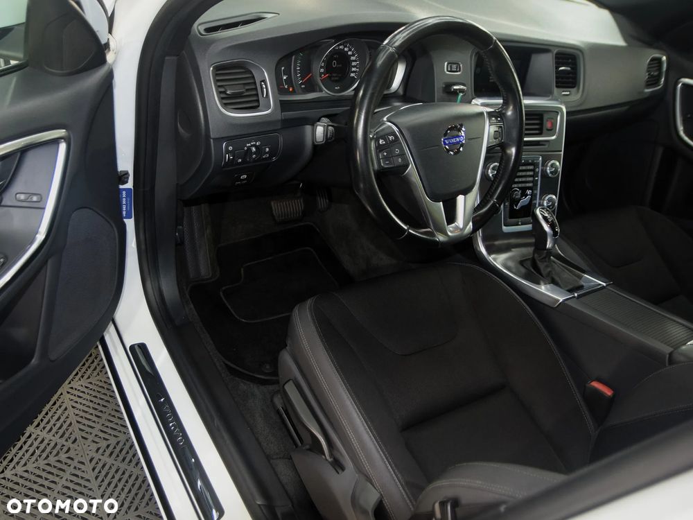 Volvo S60 D4 Drive-E Momentum - 13