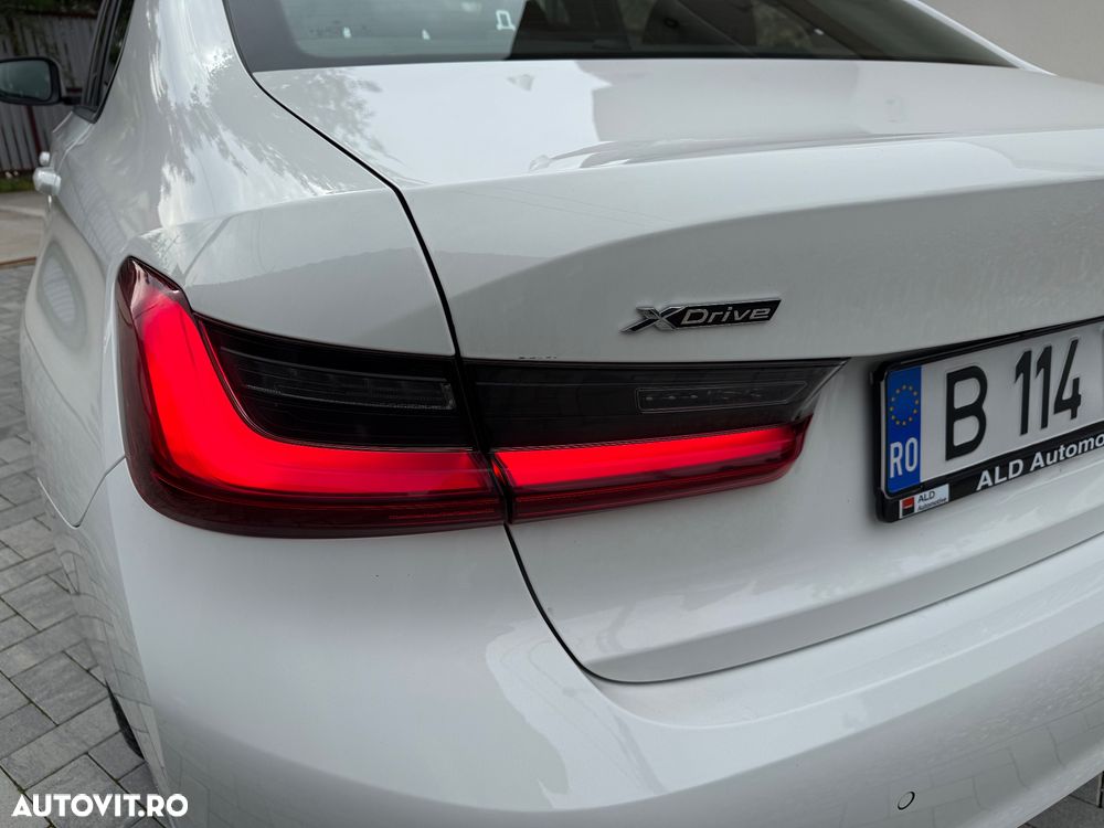 BMW Seria 3 330e xDrive Aut. Sport Line - 14