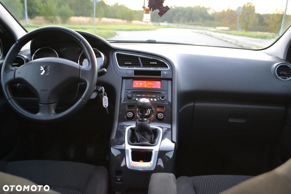Peugeot 5008 - 15