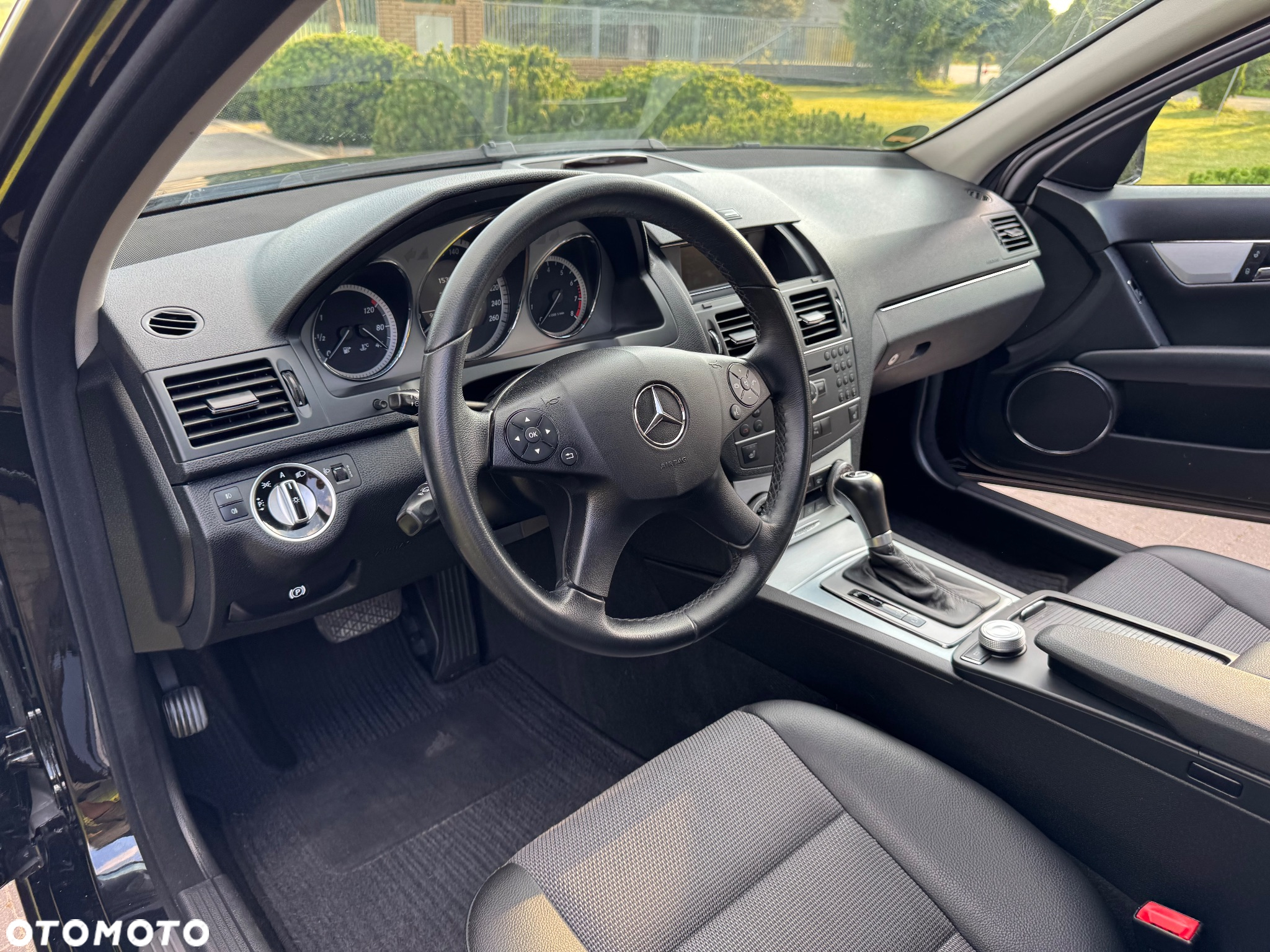 Mercedes-Benz Klasa C 180 T CGI Automatik BlueEFFICIENCY - 18