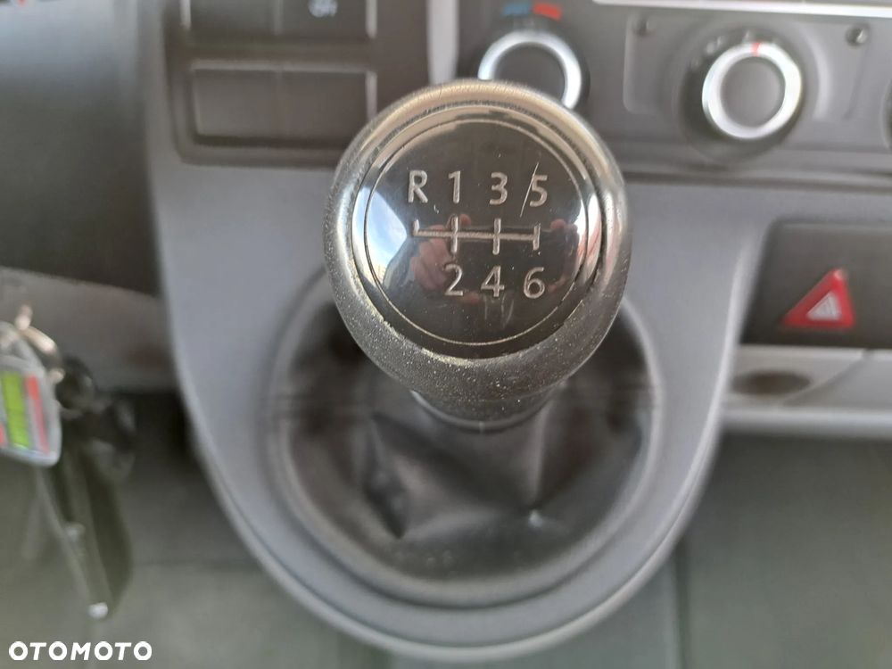 Volkswagen Transporter - 25