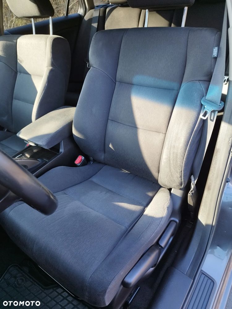 Honda Accord 2.0 Executive Nav - 30