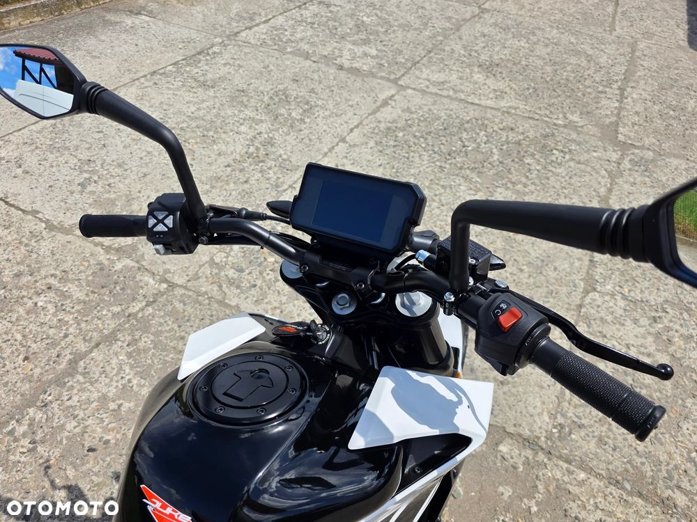 KTM Duke 125 - 22