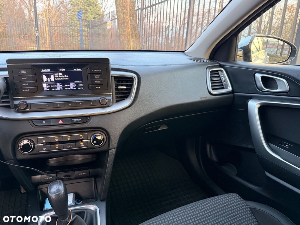 Kia Ceed 1.0 T-GDI M - 38