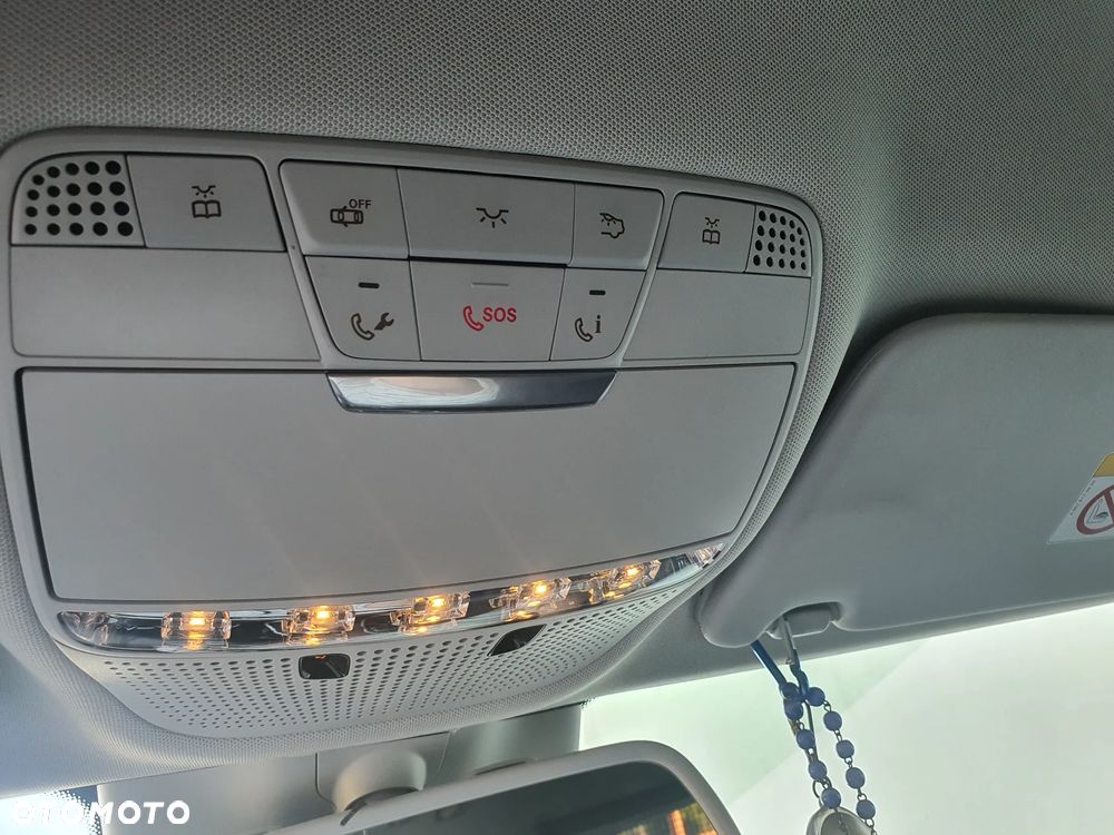 Mercedes-Benz Klasa C 180 T Avantgarde - 21