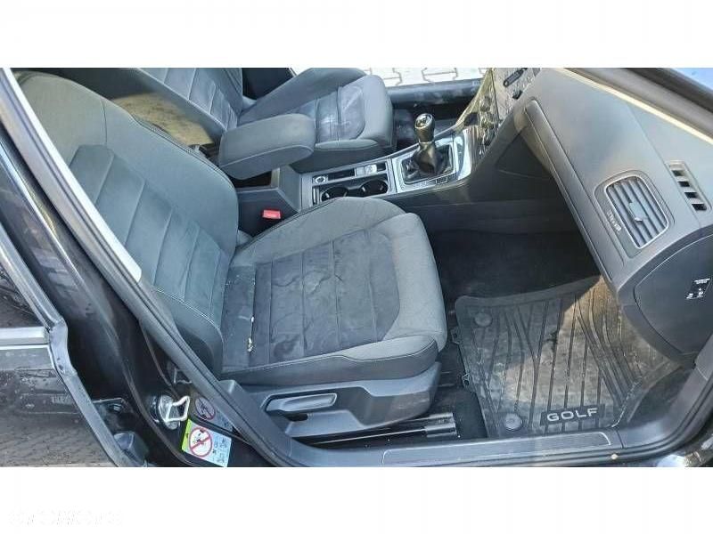 Volkswagen Golf - 38