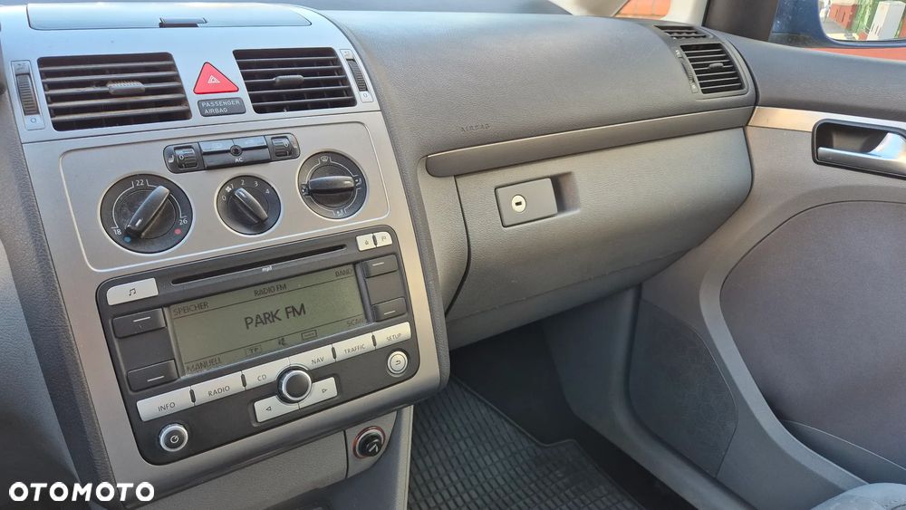 Volkswagen Touran 2.0 TDI DPF Trendline - 8