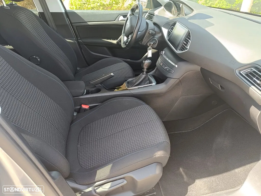 Peugeot 308 1.2 PureTech Style - 17