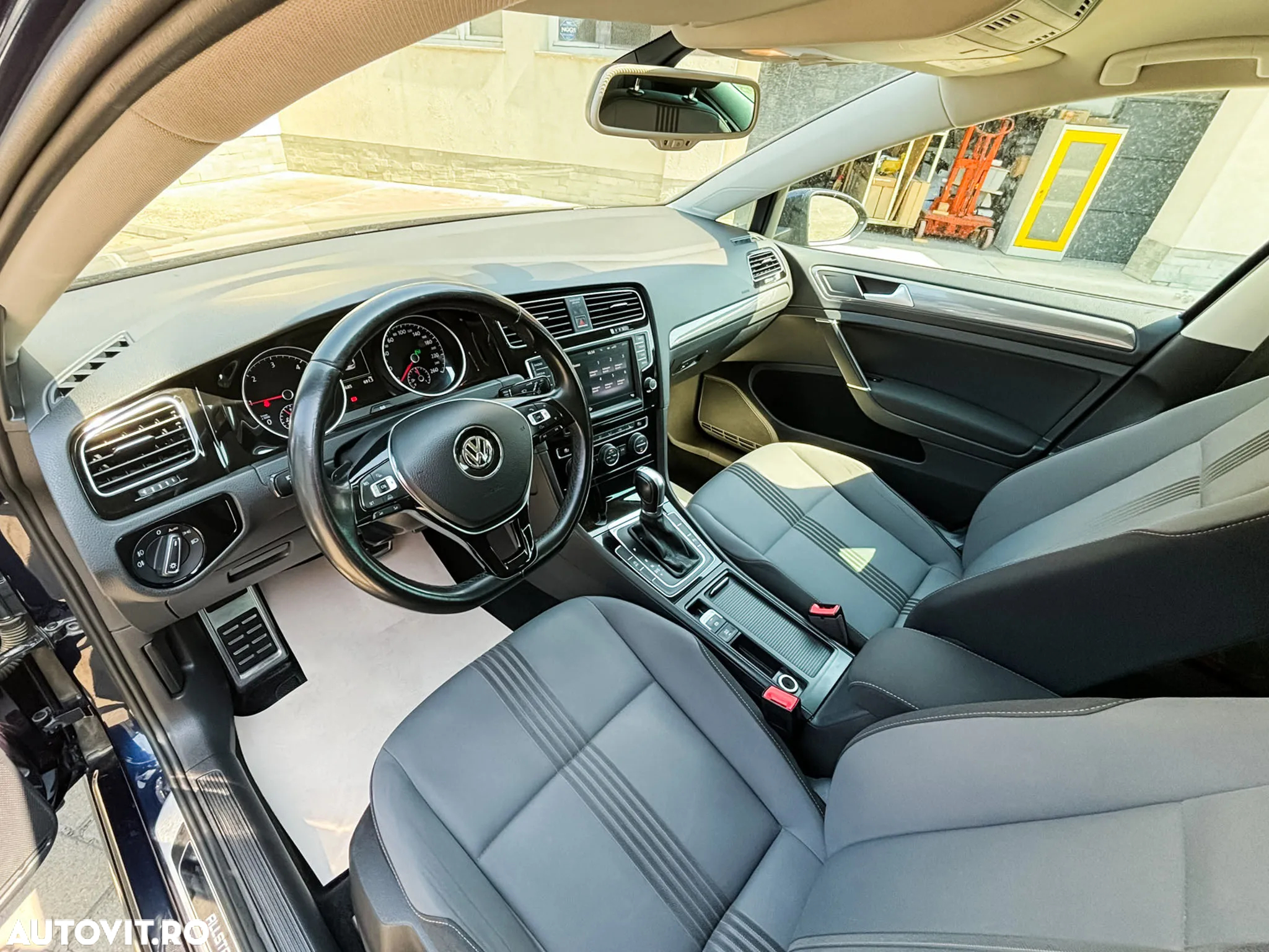 Volkswagen Golf 2.0 TDI BlueMotion Technology DSG Allstar - 4
