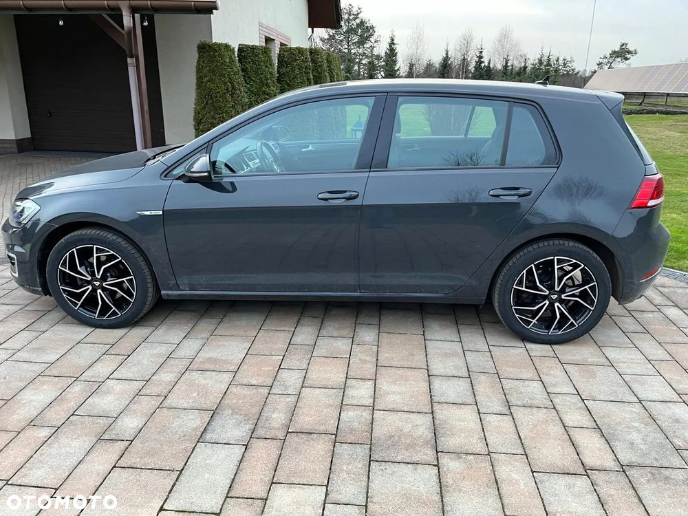 Volkswagen Golf e-Golf - 26