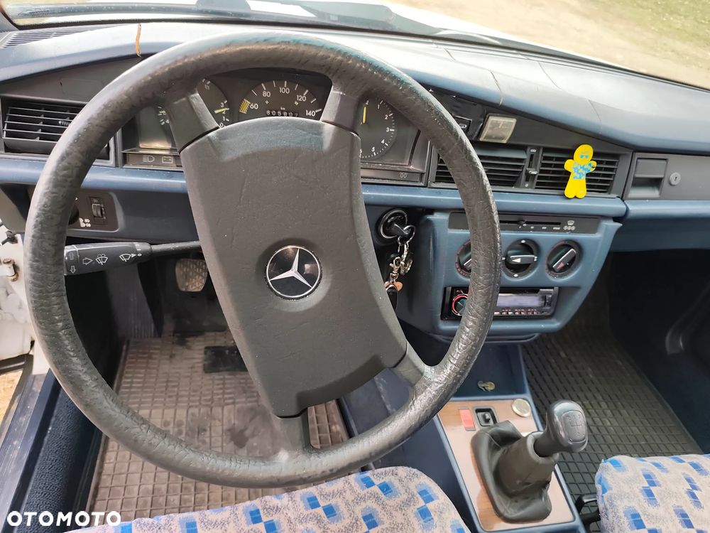 Mercedes-Benz W201 (190) - 8