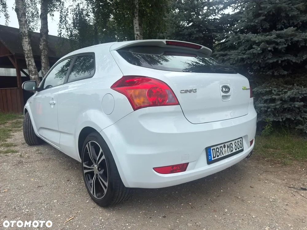 Kia ProCeed - 2