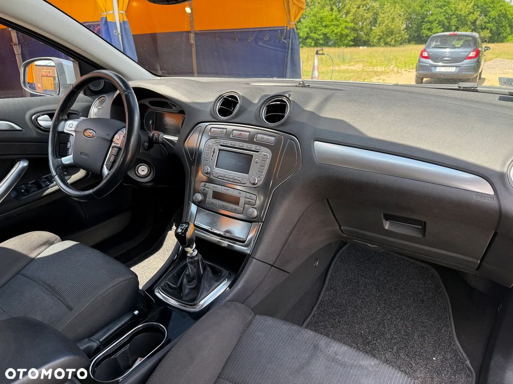 Ford Mondeo - 18