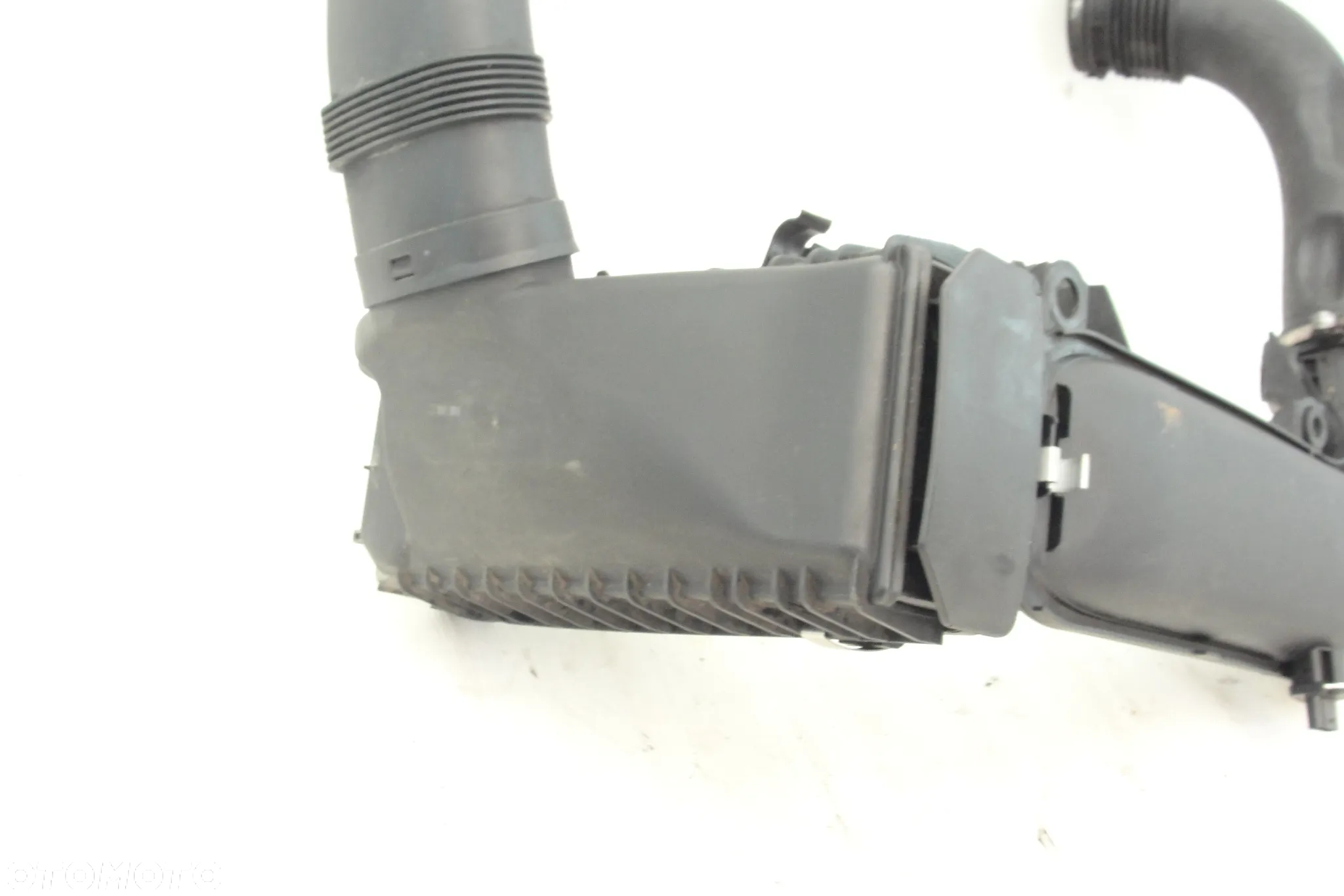 OBUDOWA FILTRA POWIETRZA BMW X3 F25  X4 F26  3.0d - 2