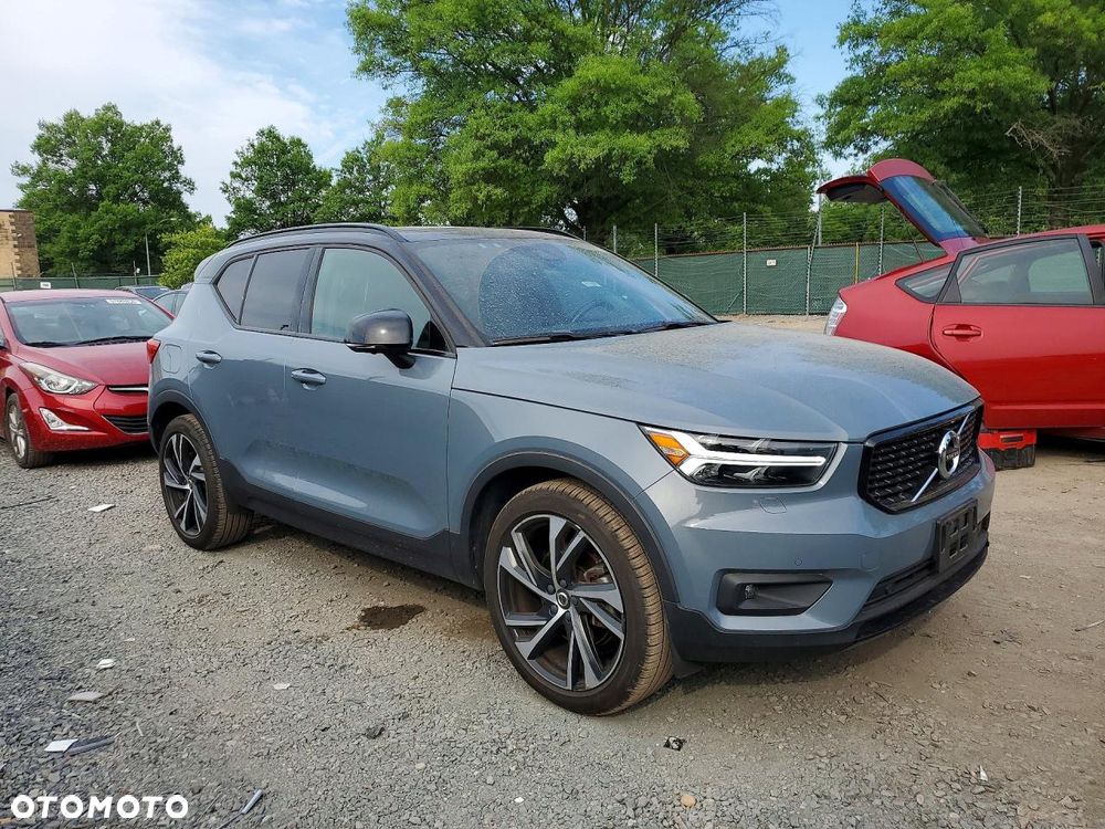 Volvo XC 40 T5 AWD R-Design - 1