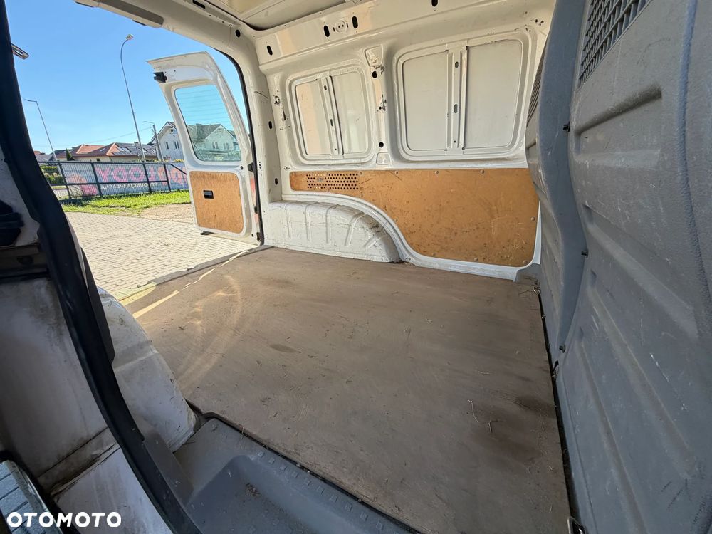 Volkswagen Caddy - 9