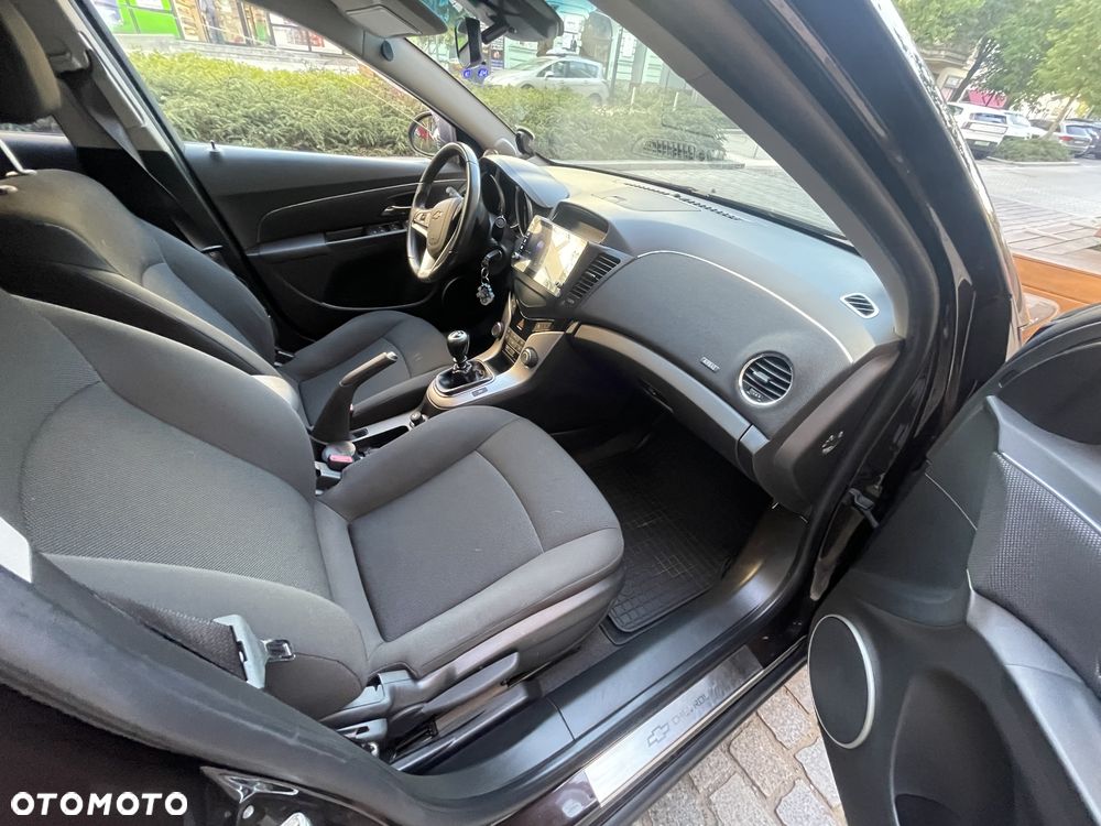 Chevrolet Cruze - 11