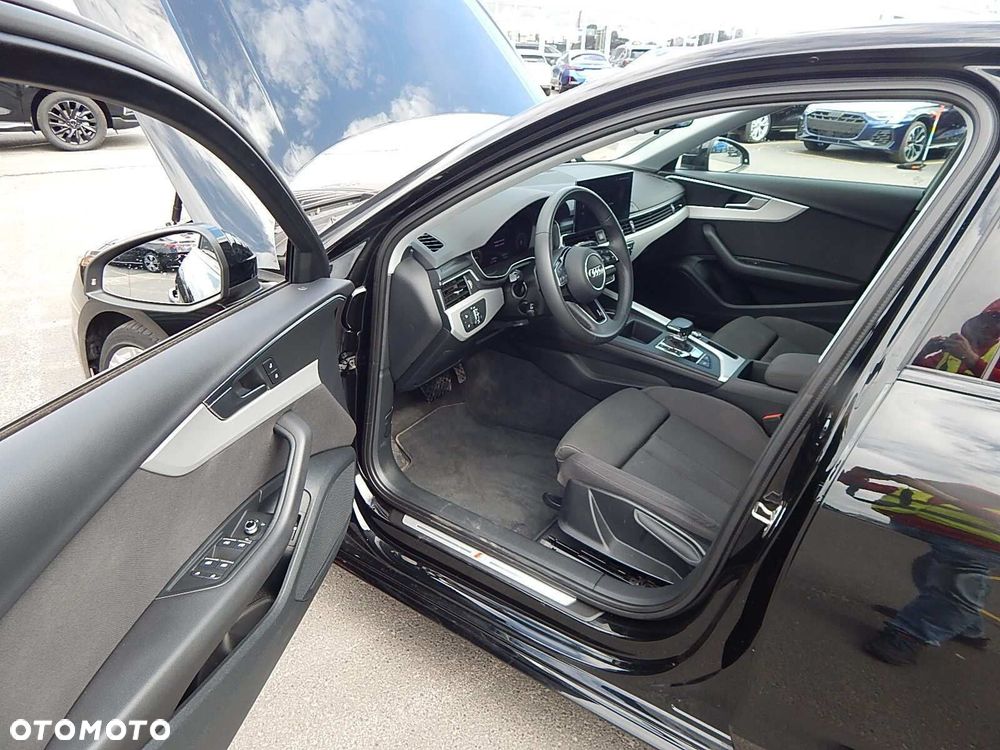 Audi A4 Limousine - 8