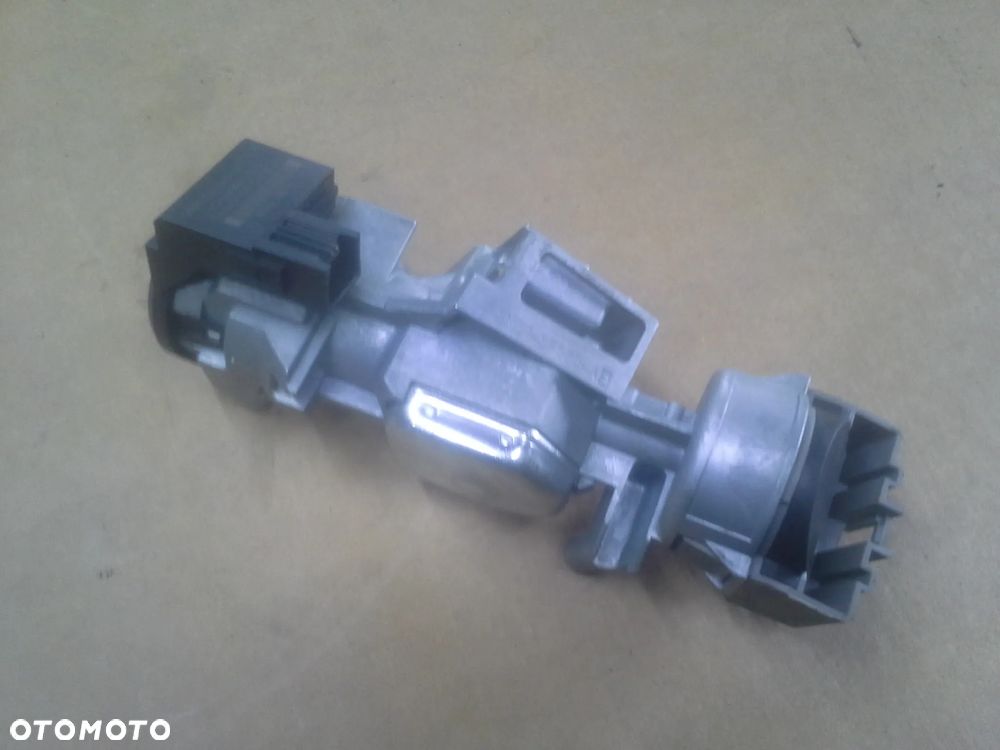 Ford Fokus MK3 1.6 Ti 105KM IQDA zestaw startowy komputer BV61-12A650-AC  S180127005 stacyjka 2 klucze immo i inne EU - 15