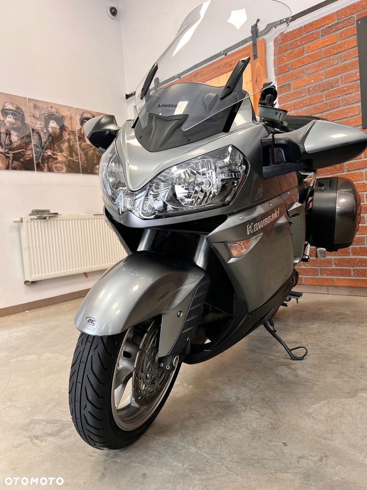 Kawasaki GTR - 5