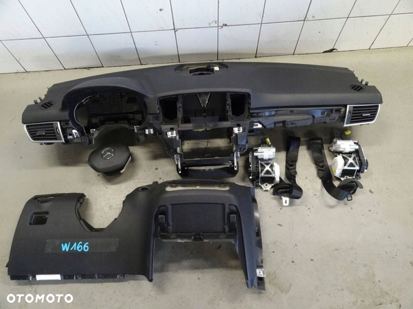 MERCEDES-BENZ ML W166 12 SUV KONSOLA DESKA ROZDZIELCZA PASY PODUSZKI AIRBAG