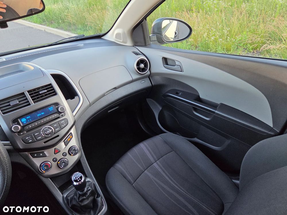 Chevrolet Aveo 1.2 LT - 8