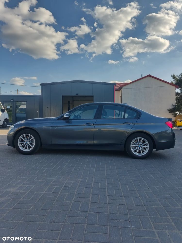 BMW Seria 3 318d - 15