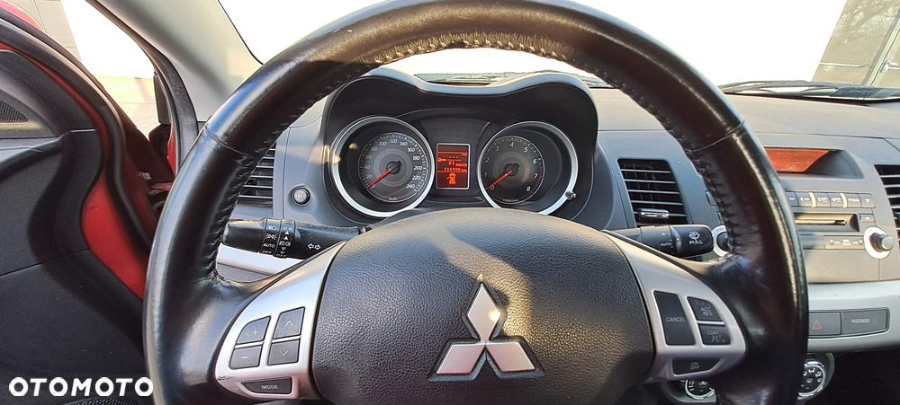 Mitsubishi Lancer 1.8 Inform - 12