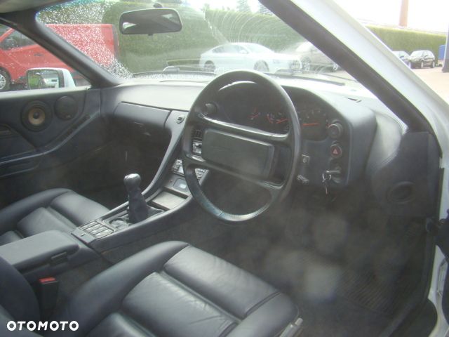 Porsche 928 - 11