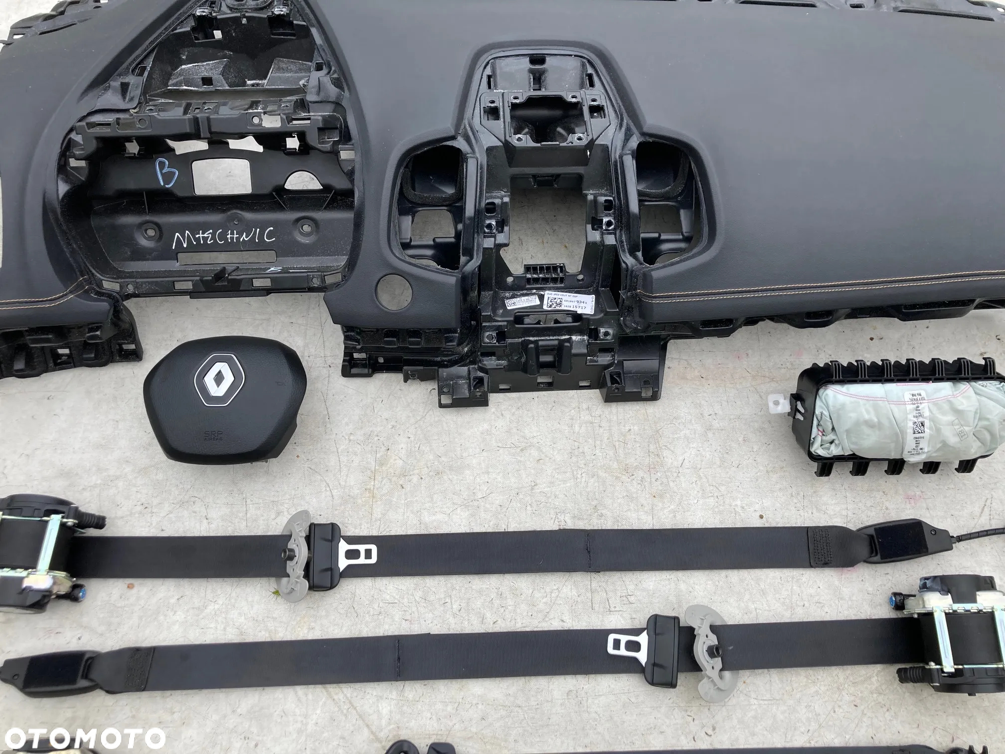 RENAULT ESPACE V 5 DESKA KONSOLA KOKPIT PULPIT PÓŁKA PARAPET BRĄZOWA NIĆ AIRBAG PODUSZKI POWIETRZNE KIEROWCY PASAŻERA PODUSZKA POWIETRZNA PASY PAS NAPINACZ DOPINACZ NAPINACZE DOPINACZE  KURTYNA KURTYNY AIR BAG FOTELA W FOTEL    szyta - 7