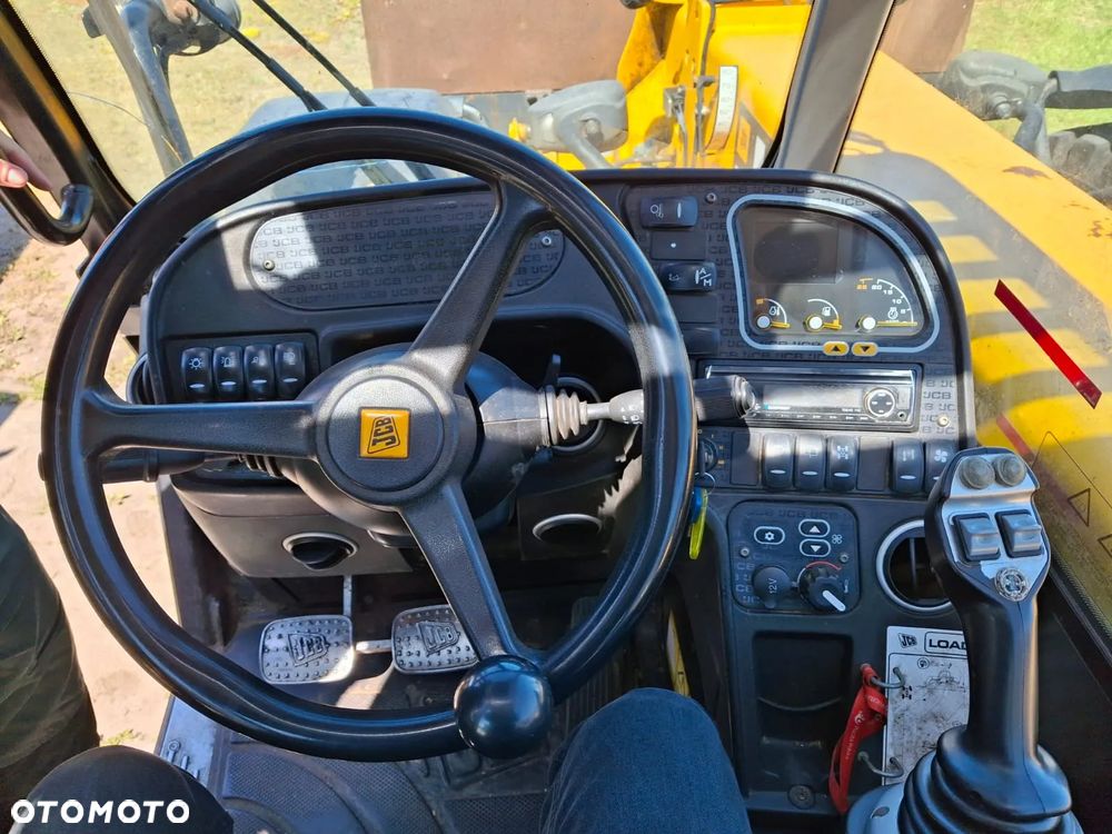 JCB 560-80 Agri Plus - 8