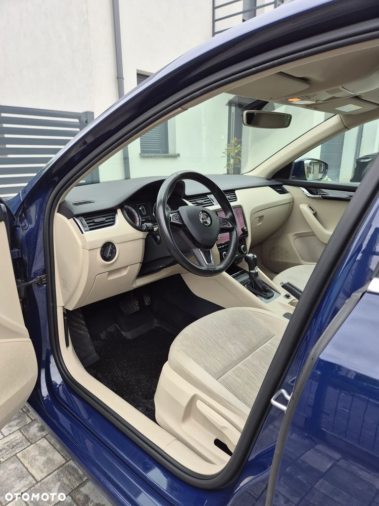 Skoda Octavia 1.6 TDI DSG Style - 11