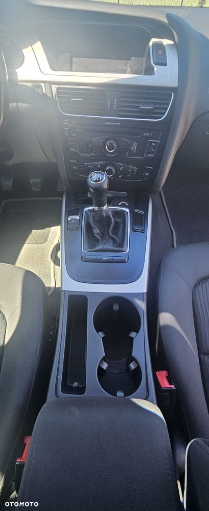 Audi A4 Limousine - 14