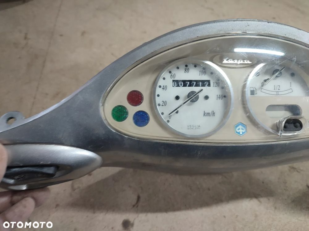 Licznik, zegar, obudowa licznika Piaggio Vespa ET4 - 2