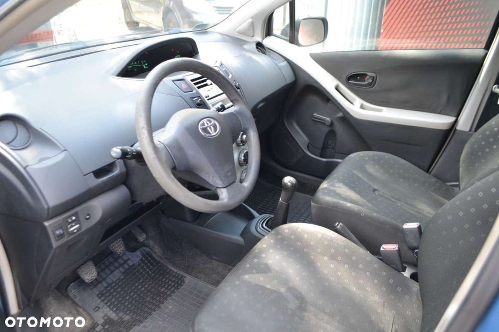 Toyota Yaris - 8