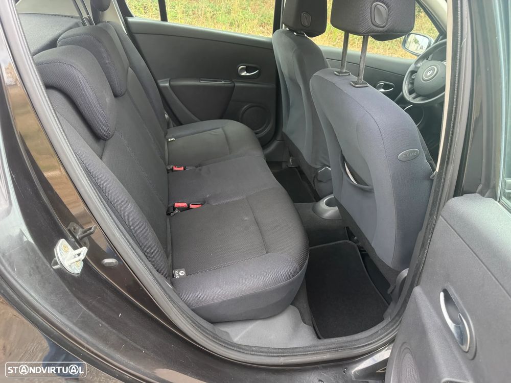 Renault Clio 1.2 16V Confort Dynamique - 15