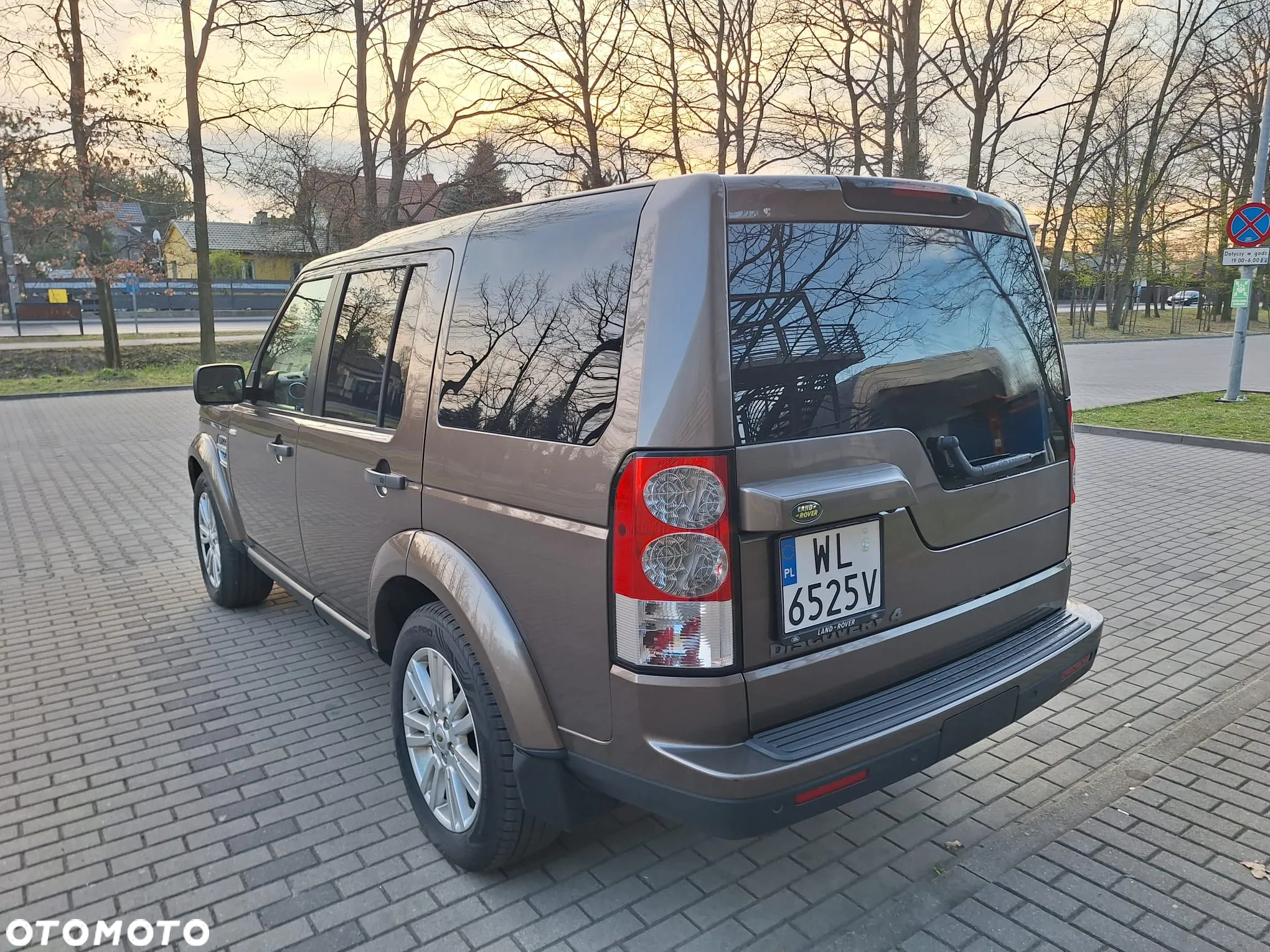 Land Rover Discovery IV 3.0D V6 HSE - 7