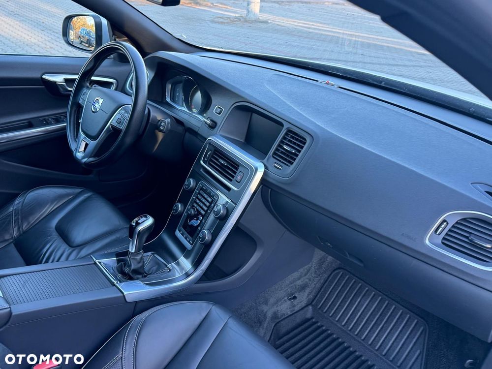 Volvo V60 D4 Drive-E R-Design Summum - 27