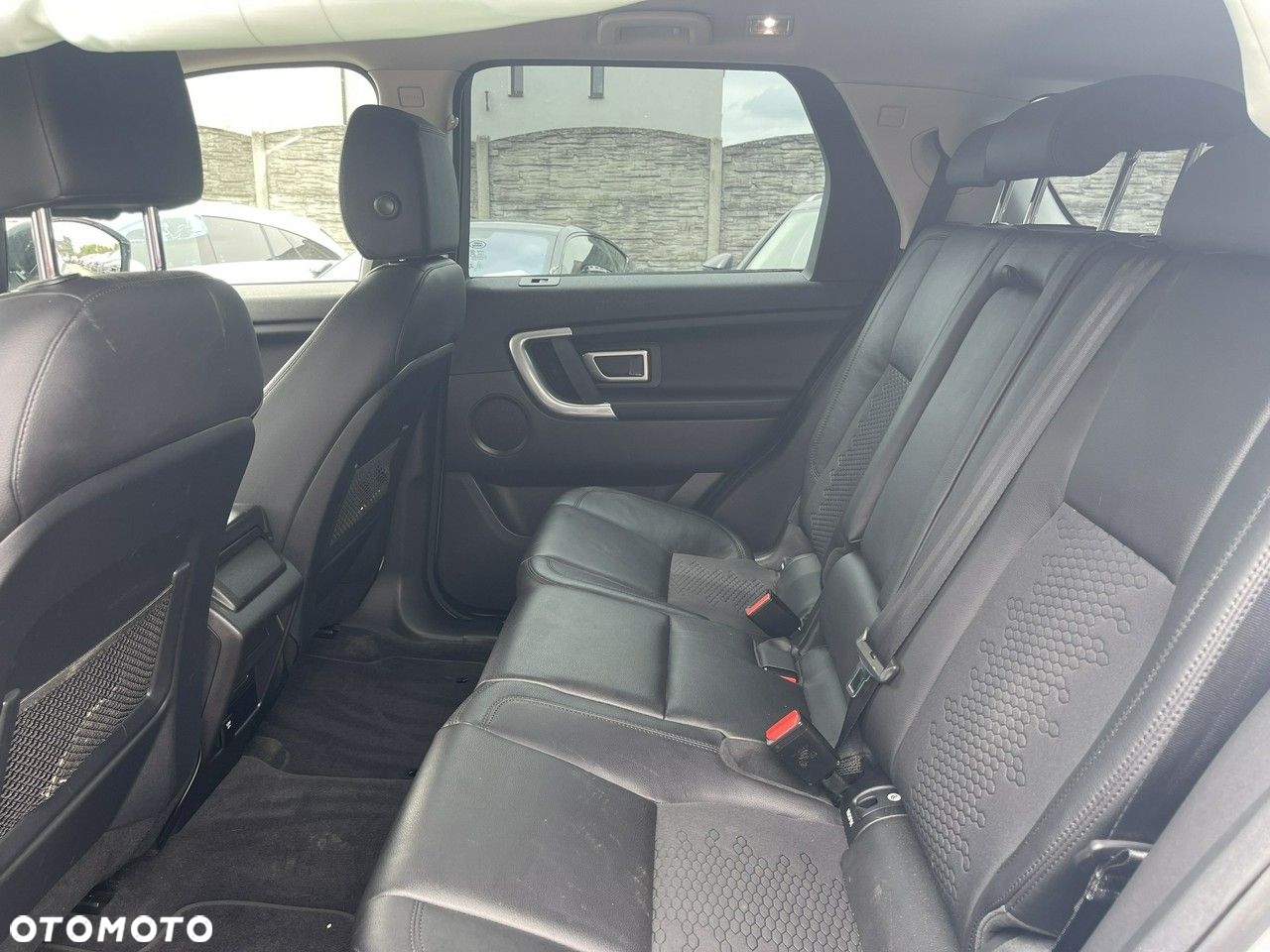 Land Rover Discovery Sport 2.0 D180 SE - 12