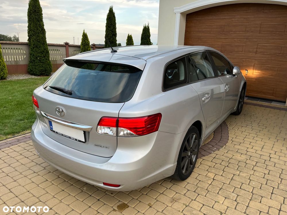 Toyota Avensis 1.8 Life - 4