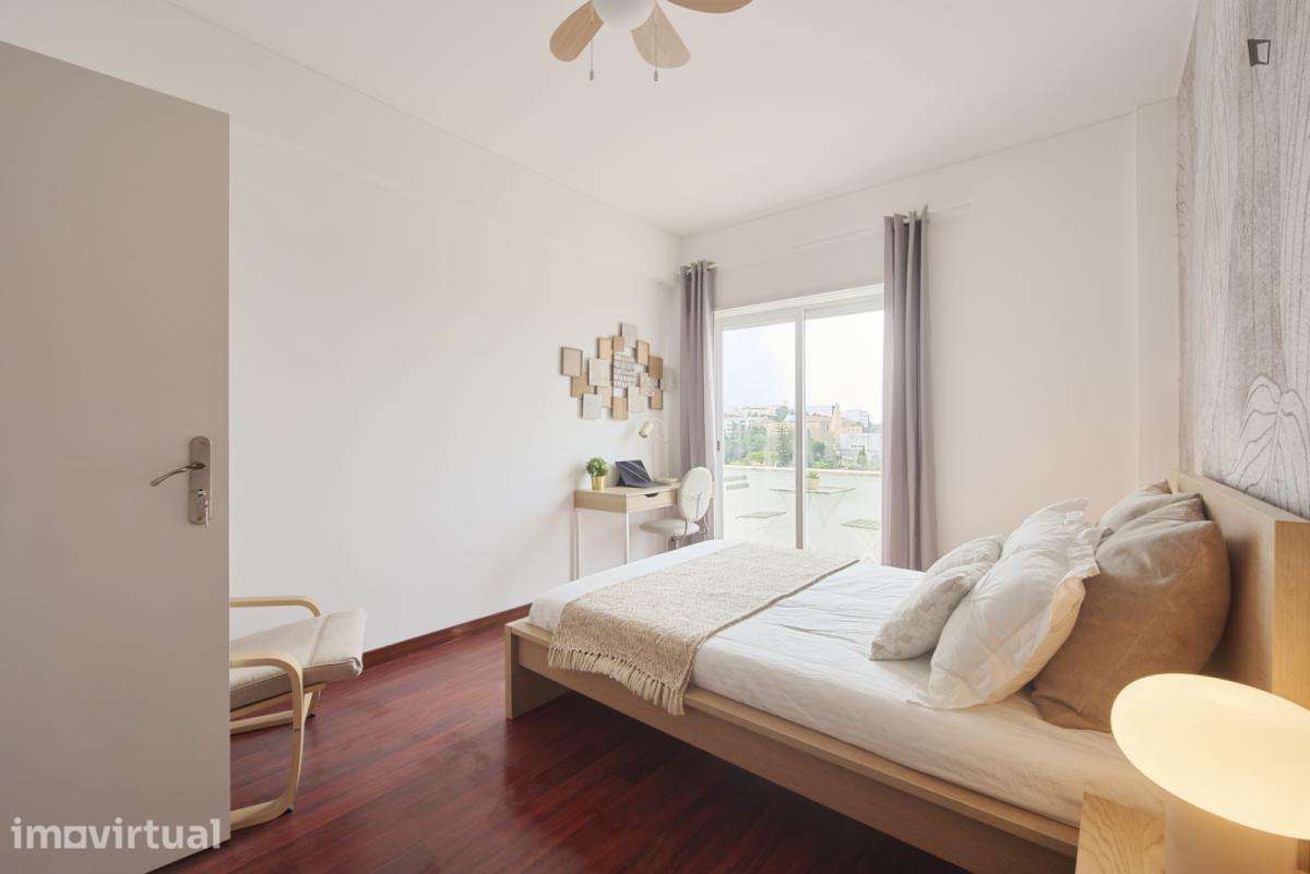 Quarto - localizado em Entrecampos Lisbon - Grande imagem: 2/38