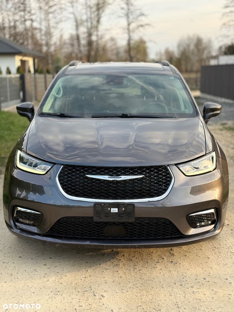 Chrysler Pacifica - 1