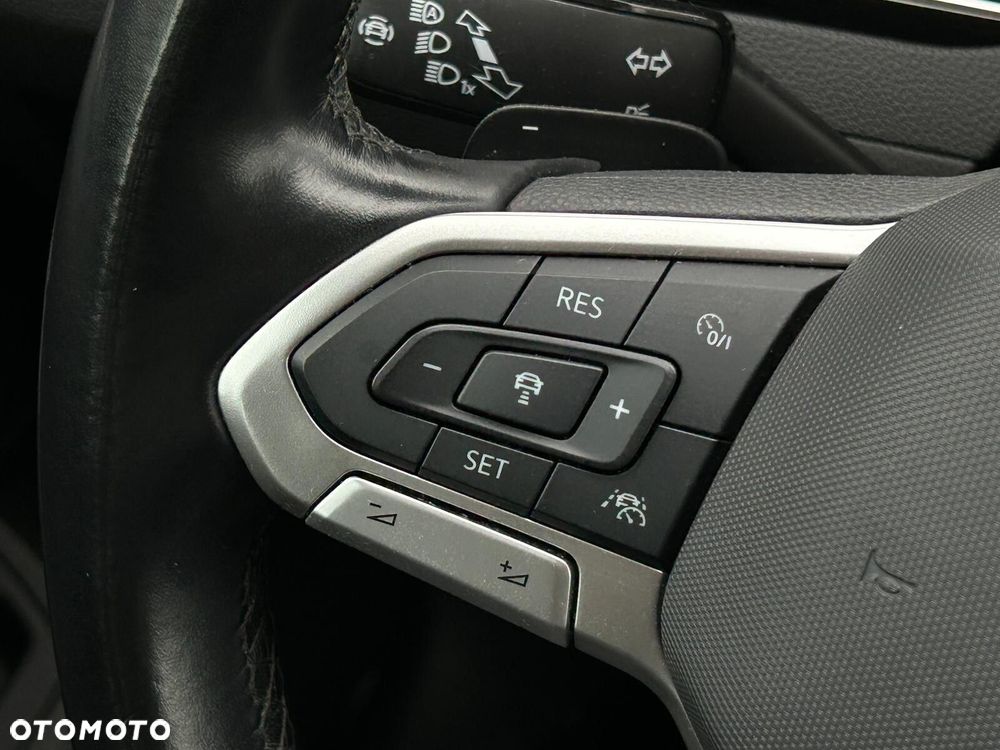Volkswagen Passat - 22