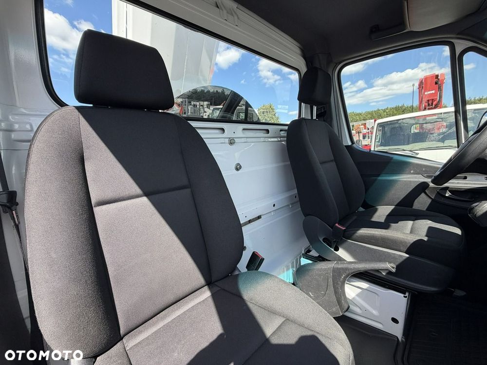 Mercedes-Benz Sprinter - 29