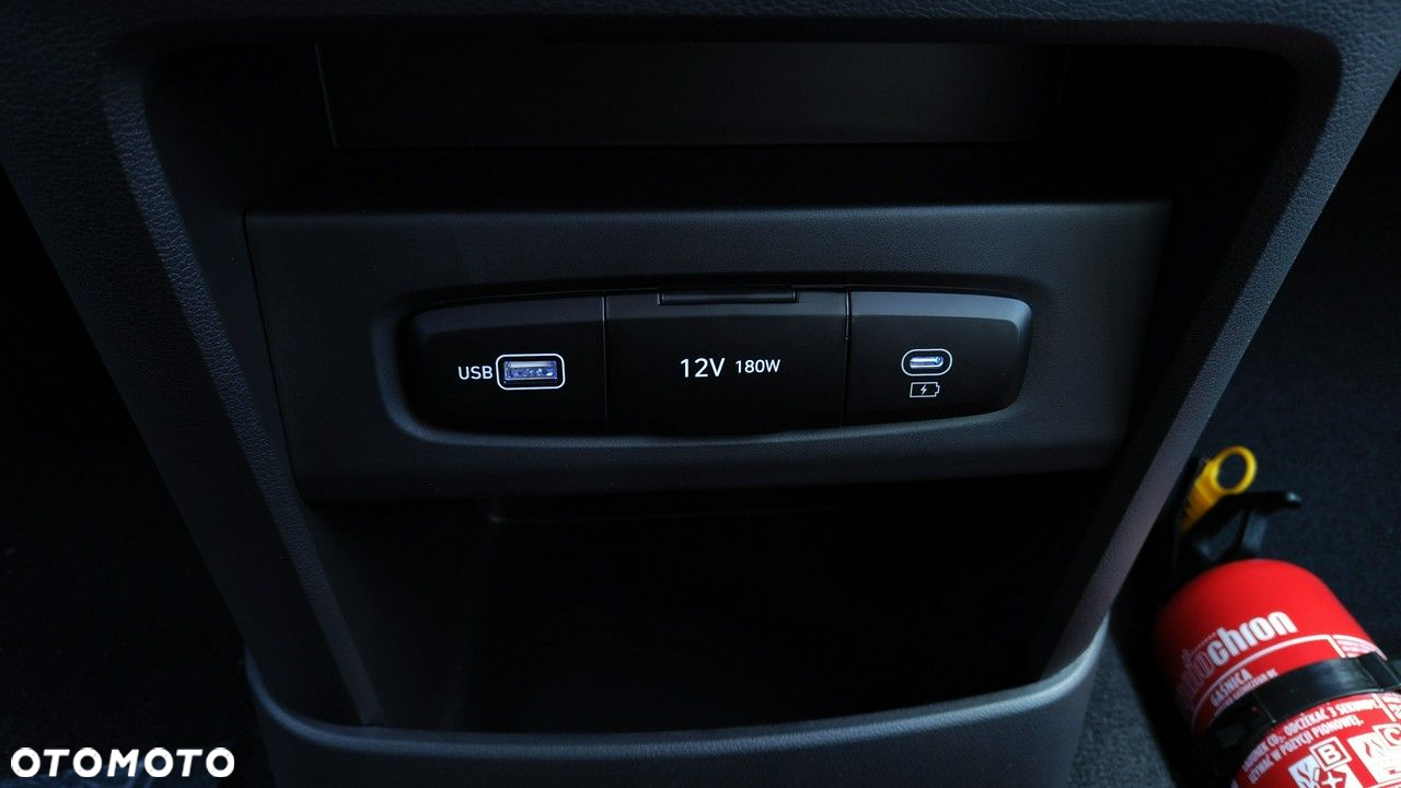 Hyundai Staria - 21